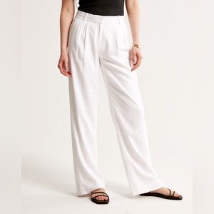 A&F Sloane Low Rise Tailored Linen-Blend Pant